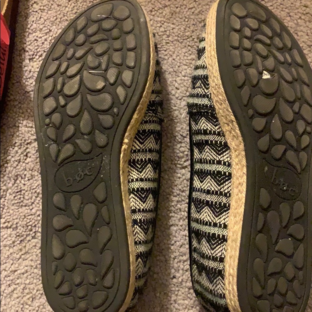 Shoes - Picture 2 of 3